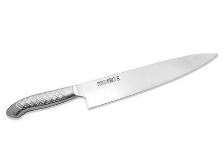 Нож кухонный Шеф 240мм Kanetsugu PRO-S (5006) Нож кухонный Шеф 240мм Kanetsugu PRO-S (5006)Kanetsugu PRO-S<br>Нож кухонный Шеф 240мм Kanetsugu PRO-S (5006)<br> <br>Отличительные особенности<br>Что резать: подходит для нарезки любых продуктов (мясо, рыба, овощи, фрукты).<br>Материал лезвия: сталь 1K6 – высококачественная углеродистая японская ножевая сталь, которая содержит более 0,5% углерода; сталь превосходно держит режущую кромку, имея остроту бритвы.<br>Материал рукоятки: полая рукоять, выполненная из нержавеющей стали, имеет антискользящий профиль, устойчива к воздействию высоких температур и влаги.<br>Кому подойдет: профессиональная серия ножей, подойдет как для домашнего использования, так и для профессиональных поворов и ресторанов.<br>Описание<br>Клинки выполнены из нержавеющей стали 1К6, закалены и подвергнуты криообработке при температуре -70°С. Это позволяет добиться повышенной однородности стали и выдающихся режущих характеристик клинков.<br>Заточка клинков линзовидная, повторяет профиль японских мечей, позволяя клинкам легко проникать в разрезаемые продукты.<br>Режущая кромка, благодаря такой заточке, долго сохраняет остроту, более устойчива к боковым нагрузкам и легко затачивается при затуплении.<br>Официальный сертифицированный продавец TOJIRO<br>