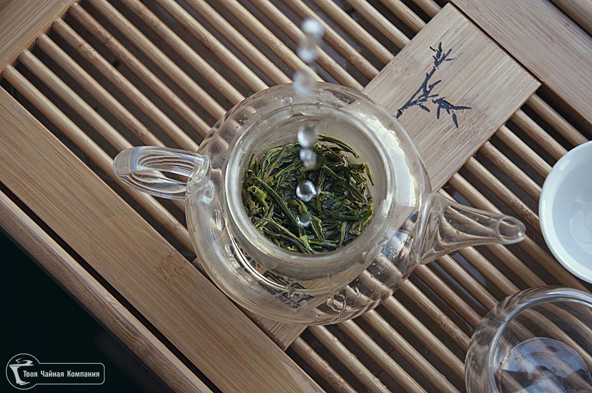 Специальный чайник из стекла для заваривания китайских чаев. 