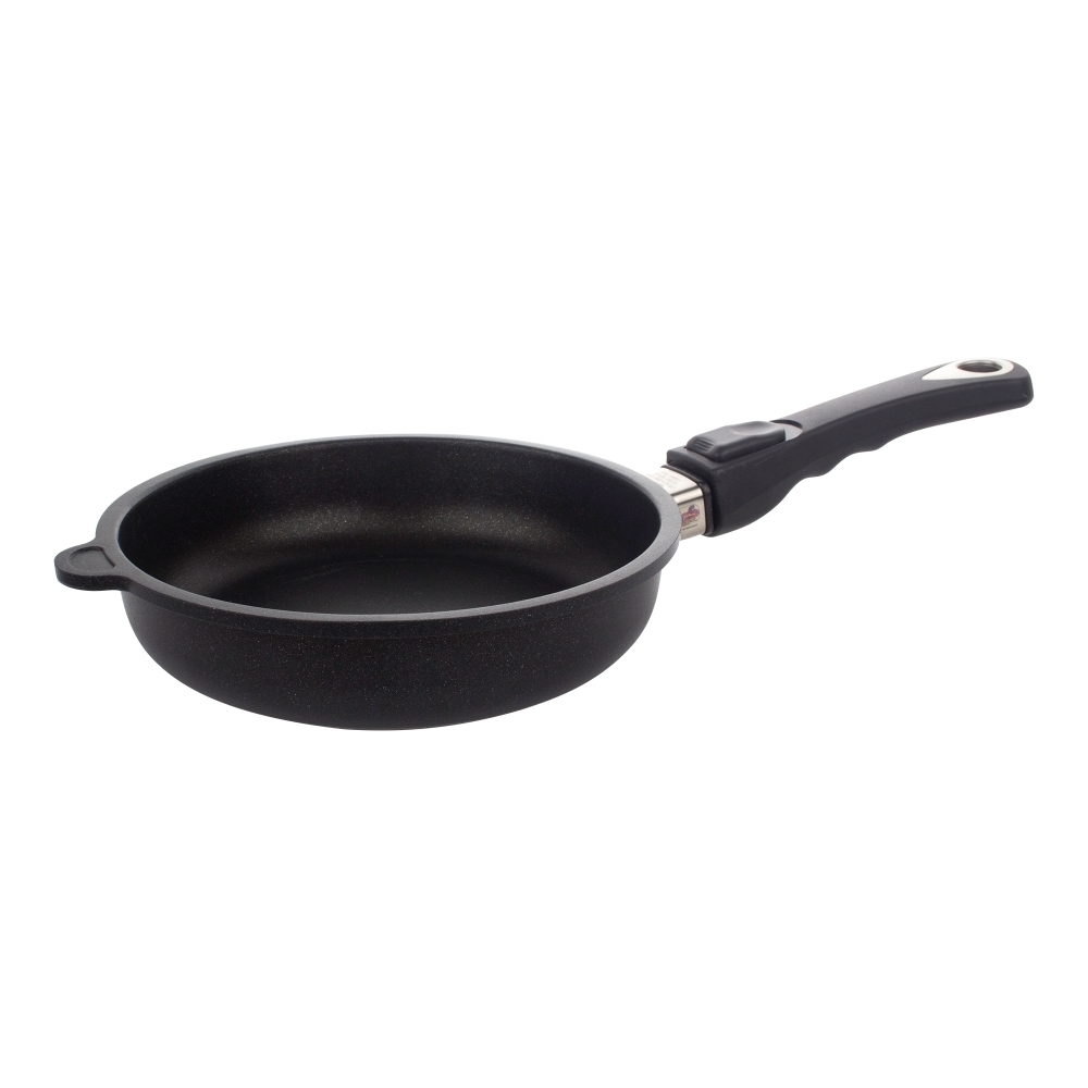 Сковорода 20 см, съемная ручка, AMT Frying Pans Titan арт. AMT I-520 Сковорода 20 см, съемная ручка, AMT Frying Pans Titan арт. AMT I-520Сковороды<br>Сковорода 20 см, съемная ручка, AMT Frying Pans Titan арт. AMT I-520<br> <br>высота (см): 5.0диаметр (см): 20.0толщина дна (см): 1,0крышка: нетматериал: алюминийпокрытие: антипригарноепредметов в наборе (штук): 1ручки: съемныестрана: Германиятип варочной поверхности: все типы поверхностей<br>Серия Frying pans — это совершенно новое поколение алюминиевых сковород. Благодаря титановому покрытию нет никаких ограничений для приготовления пищи – на ней можно жарить, тушить или запекать, при этом вкус и качество приготавливаемых блюд останутся безупречно высокими, а сами блюда сохранят все полезные свойства.<br>Особая инновационная технология производства сковород этой серии гарантирует надежность и долговечность их использования. Серия FRYING PANS предназначена специально для индукционных плит, а, следовательно, она незаменима на современных кухнях, оборудованных по последнему слову техники.<br>Наличие съемной ручки обеспечивает сковородам этой серии двойную функцию: они могут быть использованы как по традиционному назначению, так и в качестве форм для запекания, а разные диаметры и различная глубина изделий позволяют готовить как большое количество пищи, так и блюда небольшого объема.<br><br>Официальный продавец AMT<br>