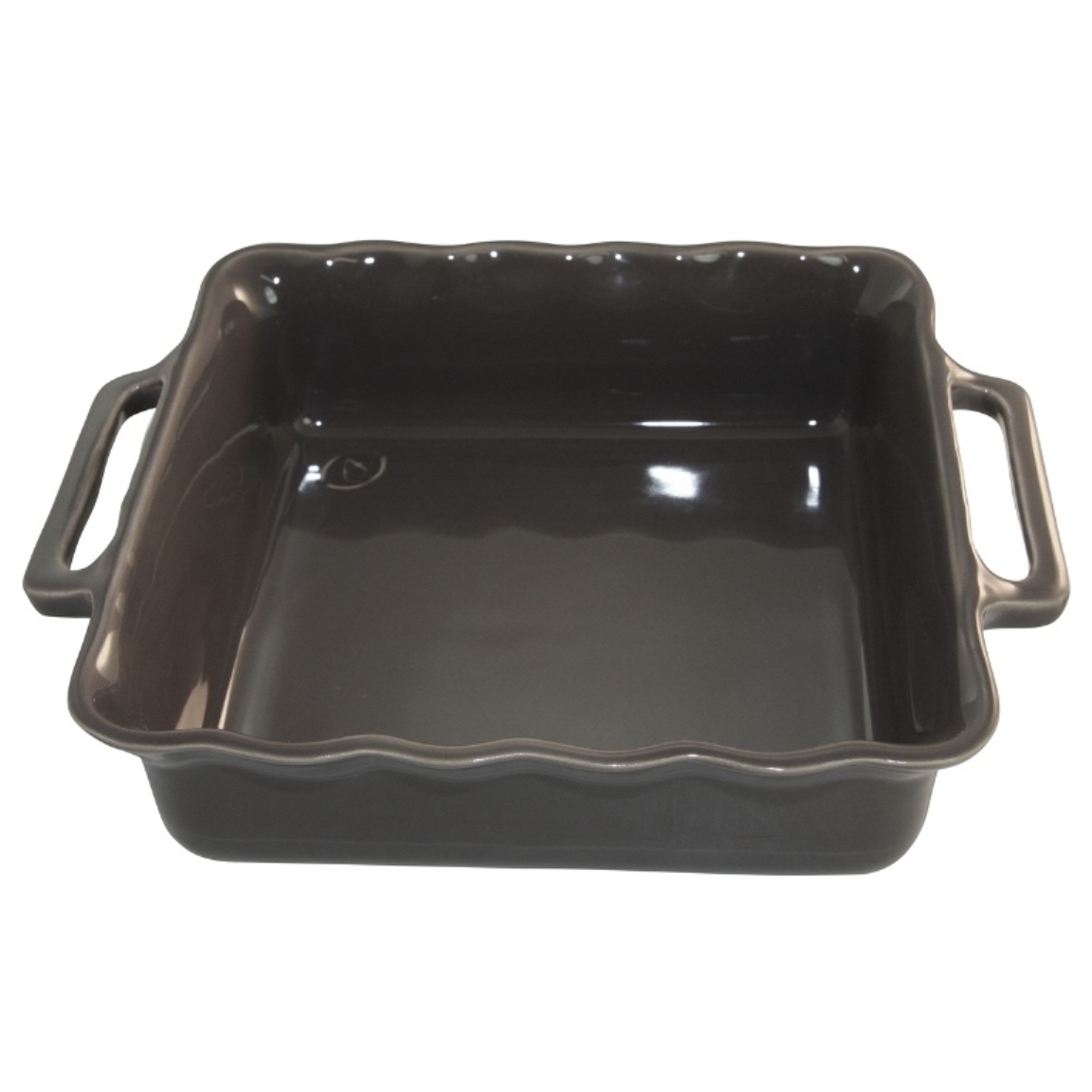Форма квадратная 24,5 см Appolia Delices DARK GREY 140024544 Форма квадратная 24,5 см Appolia Delices DARK GREY 140024544Скидки на товары для кухни<br>Форма квадратная 24,5 см Appolia Delices DARK GREY 140024544<br> <br>Благодаря большому разнообразию изящных форм и широкой цветовой гамме, коллекция DELICES предлагает всевозможные варианты приготовления блюд для себя и гостей. Выбирайте цвета в соответствии с вашими желаниями и вашей кухне. Закругленные углы облегчают чистку. Легко использовать. Большие удобные ручки. Прочная жароустойчивая керамика экологична и изготавливается из высококачественной глины. Прочная глазурь устойчива к растрескиванию и сколам, не содержит свинца и кадмия. Глина обеспечивает медленный и равномерный нагрев, деликатное приготовление с сохранением всех питательных веществ и витаминов, а та же долго сохраняет тепло, что удобно при сервировке горячих блюд.<br>