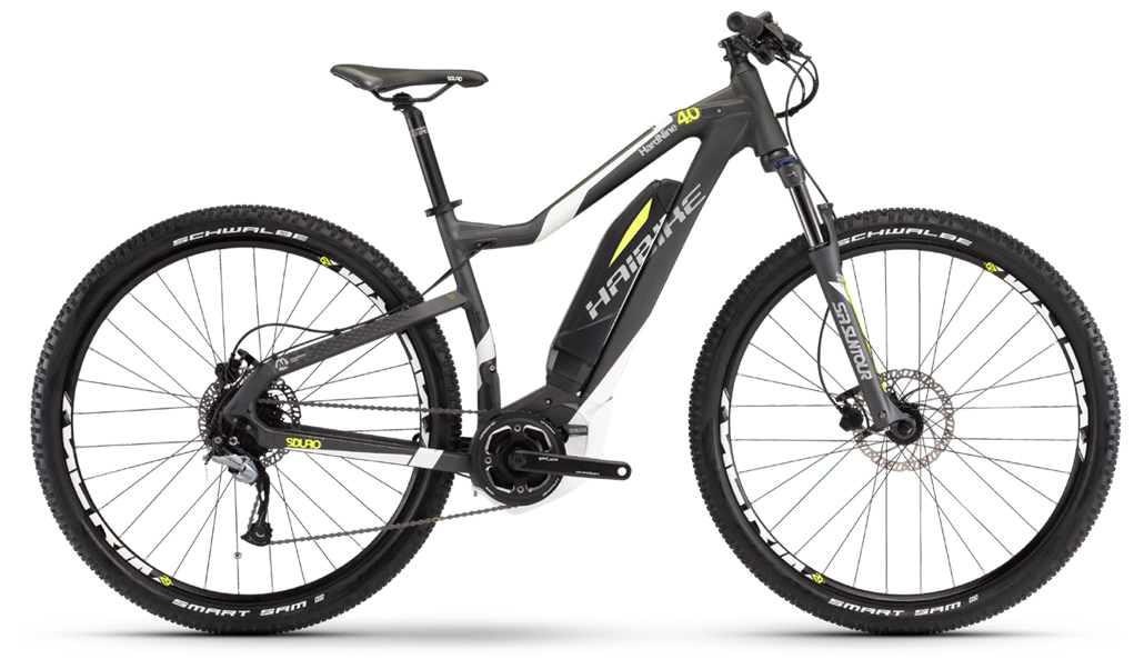Haibike Sduro Hard Nine 4.0 (2017) Haibike Sduro Hard Nine 4.0 (2017)Мужские<br>Haibike Sduro HardNine 4.0 – это электрическая модель, созданная для преодоления длинных маршрутов и крутых подъемов. С сильным приводом и универсальной геометрией алюминиевой рамы можно приобрести уникальный опыт вождения. Установка на велобайк системы дисковых гидравлических тормозов, трансмиссии на 9 скоростей и японского оборудования Shimano является гарантией того, что транспортное средство выдержит даже самые экстремальные условия езды.<br>