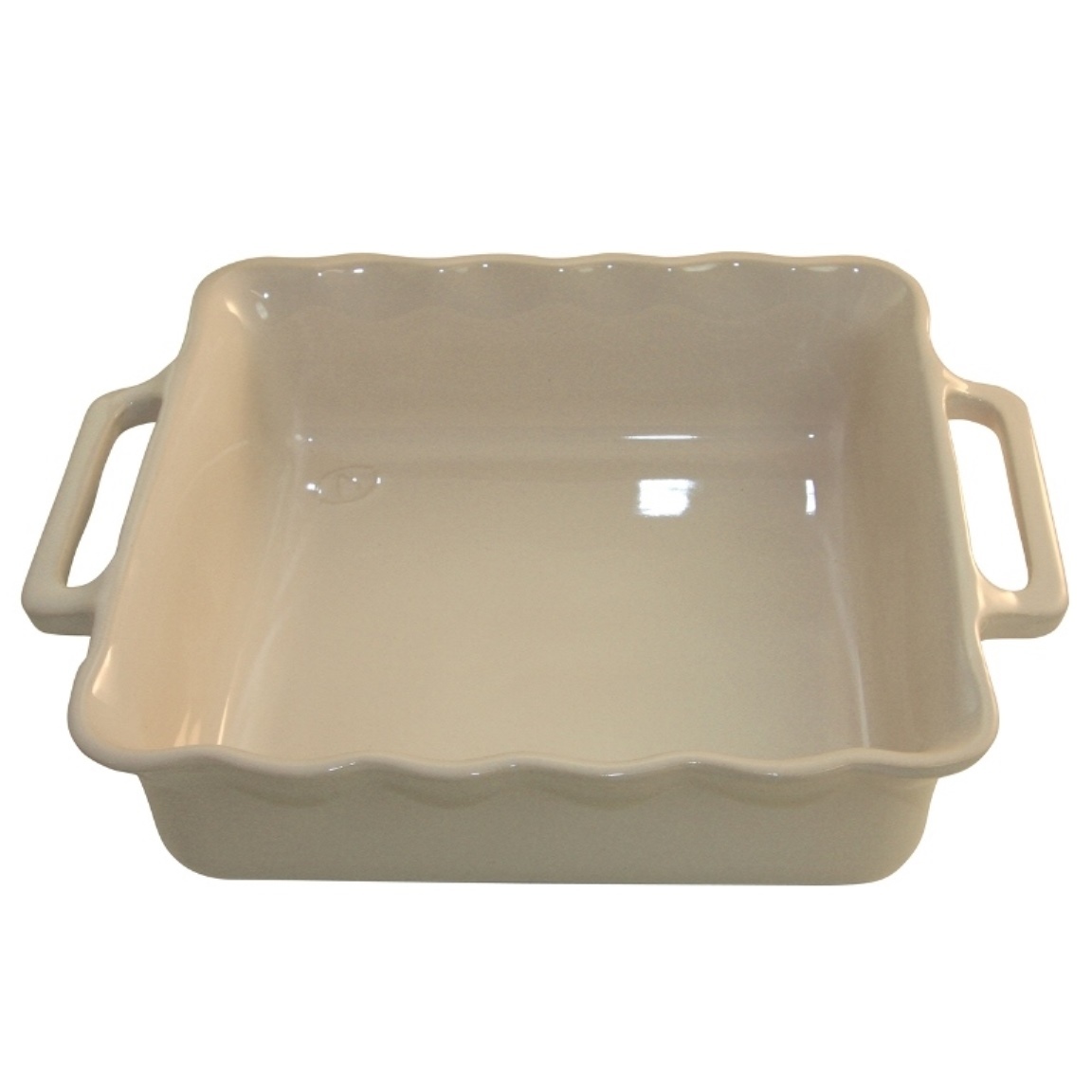 Форма квадратная 31,5 см Appolia Delices CREAM 140031006 Форма квадратная 31,5 см Appolia Delices CREAM 140031006Формы для запекания (выпечки)<br>Форма квадратная 31,5 см Appolia Delices CREAM 140031006<br> <br>Благодаря большому разнообразию изящных форм и широкой цветовой гамме, коллекция DELICES предлагает всевозможные варианты приготовления блюд для себя и гостей. Выбирайте цвета в соответствии с вашими желаниями и вашей кухне. Закругленные углы облегчают чистку. Легко использовать. Большие удобные ручки. Прочная жароустойчивая керамика экологична и изготавливается из высококачественной глины. Прочная глазурь устойчива к растрескиванию и сколам, не содержит свинца и кадмия. Глина обеспечивает медленный и равномерный нагрев, деликатное приготовление с сохранением всех питательных веществ и витаминов, а та же долго сохраняет тепло, что удобно при сервировке горячих блюд.<br>