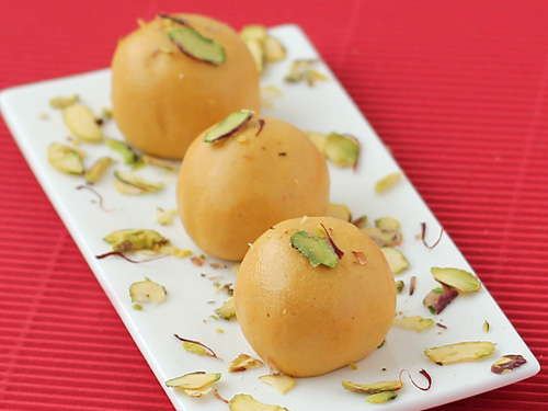 besan ladoo cooking