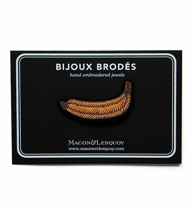 золотистая брошь в форме банана Banana от французского бренда Macon&Lesquoy