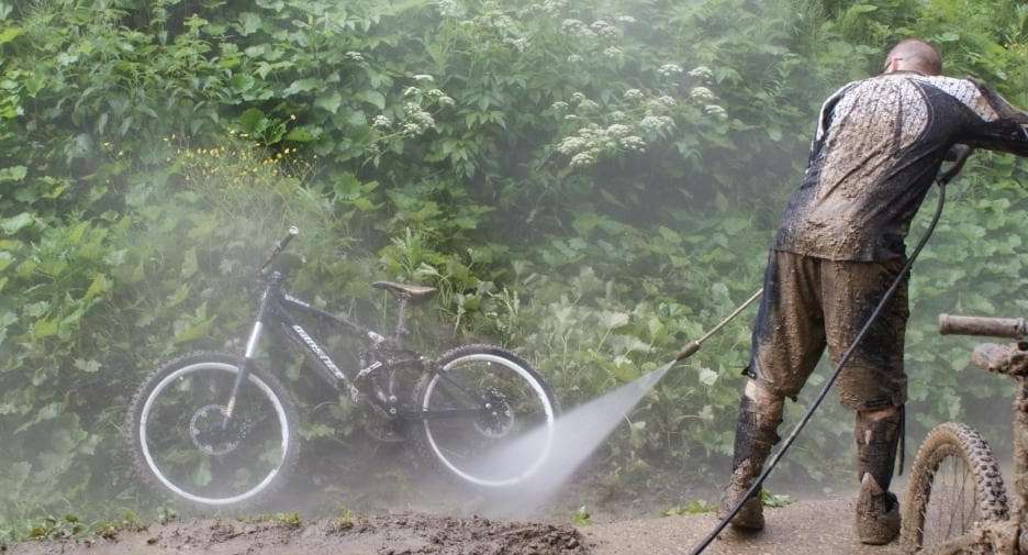 Чем отмыть покрышку велосипеда. Как правильно мыть велосипед – подробная инструкция