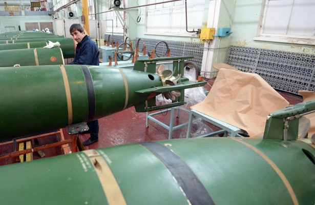 «Ихтиозавры» расположились на подлодке "Новороссийск" «Ихтиозавры» расположились на подлодке "Новороссийск"