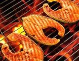 Лосось на гриле с гарниром из кукурузы