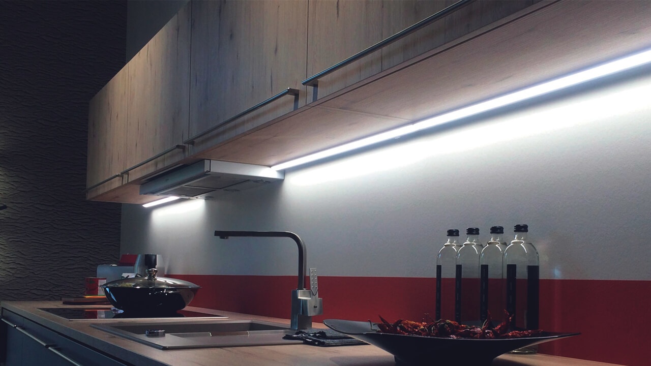 подсветка для кухни под шкафы светодиодная видео