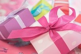 Как одним подарком осчастливить себя и многих других?
