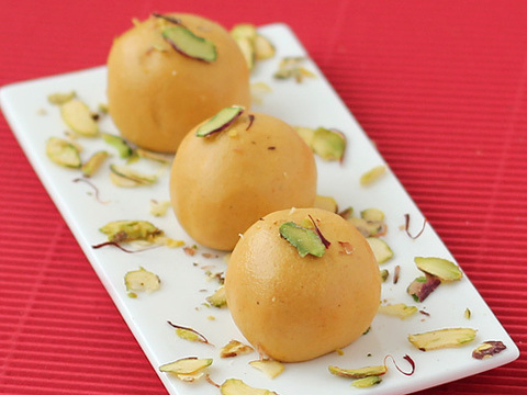 https://static-eu.insales.ru/images/products/1/1123/13067363/besan_ladoo.jpg