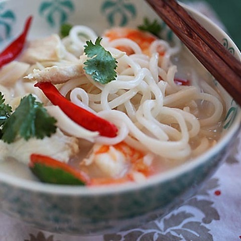 https://static-eu.insales.ru/images/products/1/1249/67151073/tom_kha_noodles.jpg