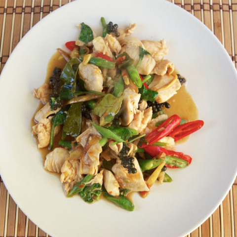 https://static-eu.insales.ru/images/products/1/2352/78637360/pad_cha_chicken.jpg