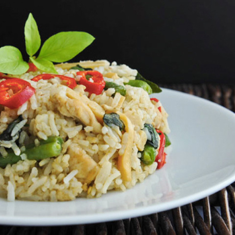 https://static-eu.insales.ru/images/products/1/2518/105015766/green_curry_rice.jpg