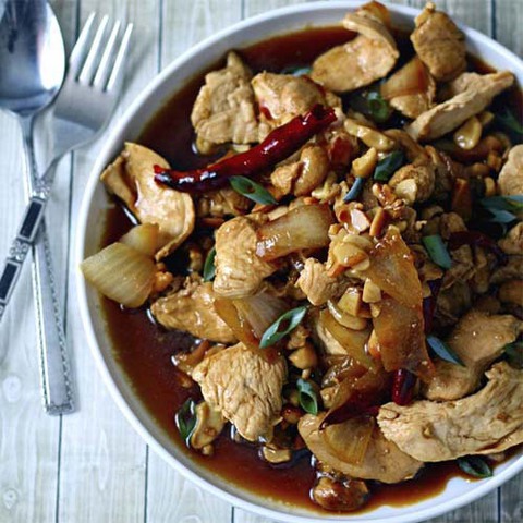 https://static-eu.insales.ru/images/products/1/2729/56478377/chicken_cashews.jpg
