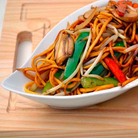 https://static-eu.insales.ru/images/products/1/2731/35408555/vegetable_chow_mein.jpg