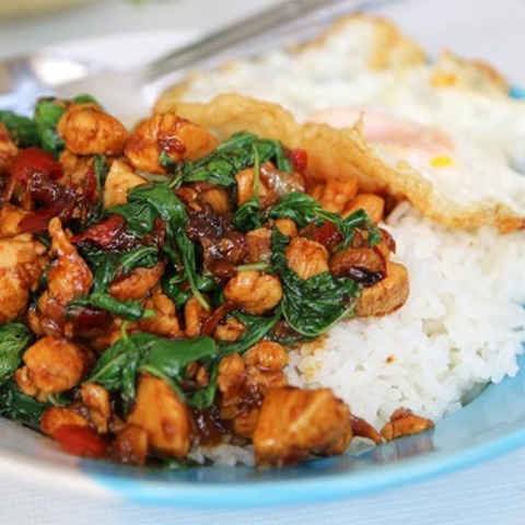 https://static-eu.insales.ru/images/products/1/277/67150101/basil_chiken.jpg