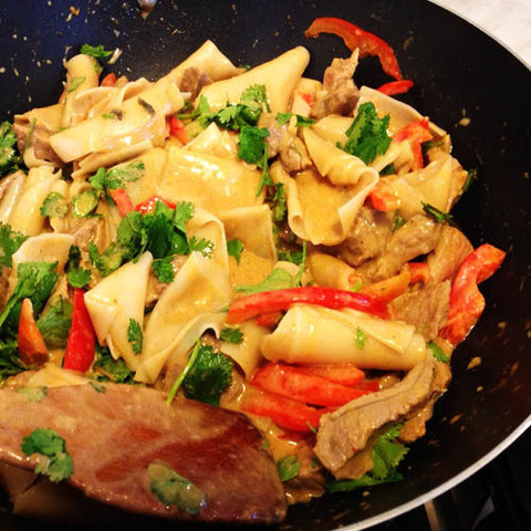 https://static-eu.insales.ru/images/products/1/3038/54635486/beef_and_rice_flakes.jpg
