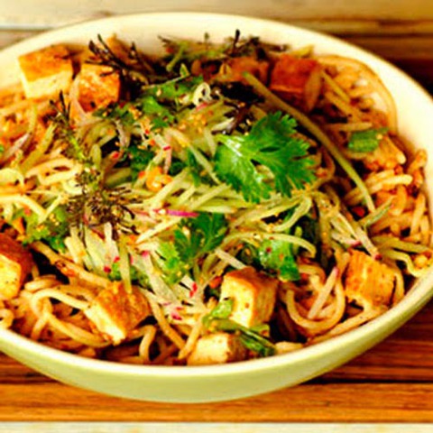 https://static-eu.insales.ru/images/products/1/33/57188385/noodles_tofu.jpg