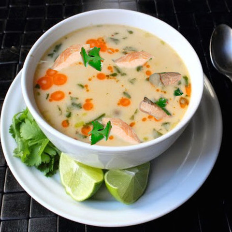 https://static-eu.insales.ru/images/products/1/3479/74755479/tom_kha_salmon.jpg