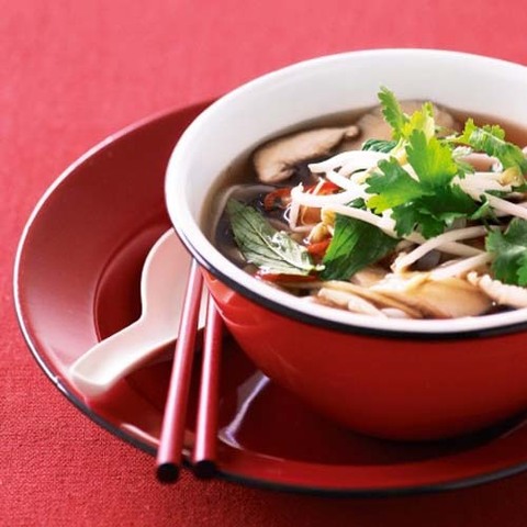 https://static-eu.insales.ru/images/products/1/3849/31403785/mushroom_and_rice_noodles_soup.jpg