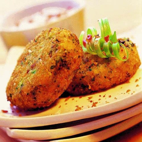 https://static-eu.insales.ru/images/products/1/4081/65318897/aloo_tikki.jpg