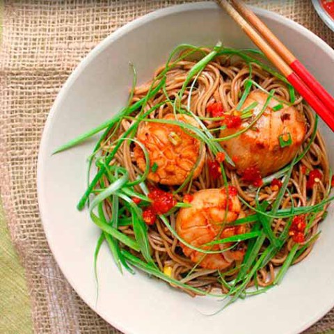 https://static-eu.insales.ru/images/products/1/4111/37875727/scallops_with_soba_noodles.jpg