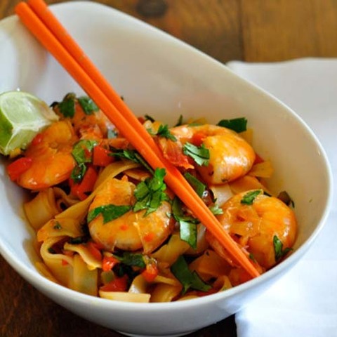 https://static-eu.insales.ru/images/products/1/4414/36155710/rice_noodles_stir_fry.jpg