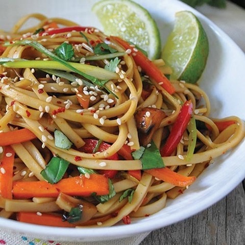 https://static-eu.insales.ru/images/products/1/4716/90968684/noodles_with_sweet_soy_sauce.jpg