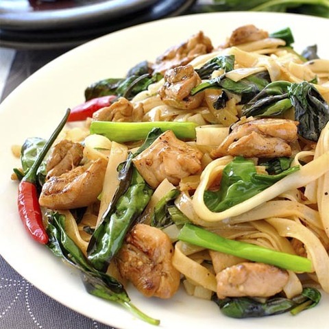 https://static-eu.insales.ru/images/products/1/4739/52220547/chicken_drunken_noodles.jpg
