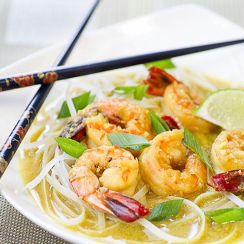 https://static-eu.insales.ru/images/products/1/4820/79680212/coconut_noodles_shrimps.jpg
