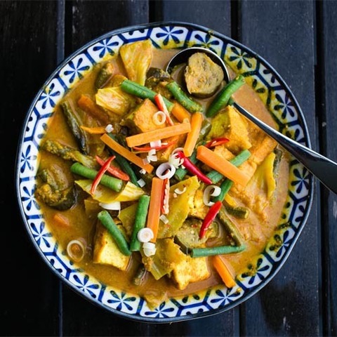 https://static-eu.insales.ru/images/products/1/4867/77443843/yellow-curry-indonesian.jpg