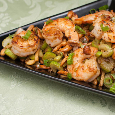 https://static-eu.insales.ru/images/products/1/4921/41644857/cellery_chashew_chicken.jpg