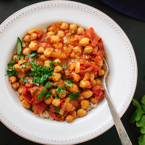 https://static-eu.insales.ru/images/products/1/5002/75346826/chana_masala.jpg