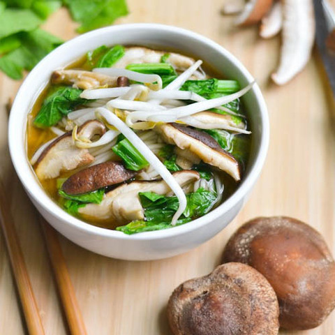 https://static-eu.insales.ru/images/products/1/5326/97596622/chinese_shiitake_soup.jpg