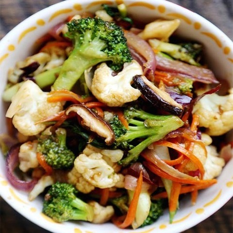 https://static-eu.insales.ru/images/products/1/6217/79681609/shiitake-vegetable-stir-fry.jpg