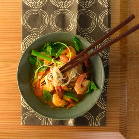 https://static-eu.insales.ru/images/products/1/6304/9689248/0395433001334144041_Rice_noodles___shrimp_soup.jpg