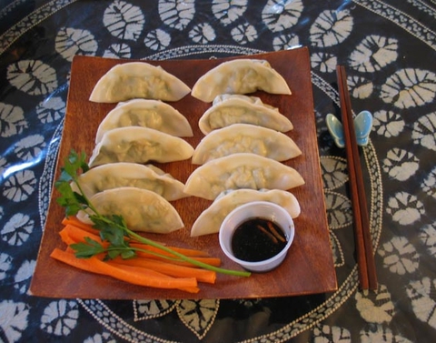https://static-eu.insales.ru/images/products/1/6406/9689350/0056866001339003983_jiaozi.jpg