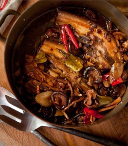 https://static-eu.insales.ru/images/products/1/6446/9689390/0089046001342011352_Pork_Ribs_with_Sychuan_pepper.jpg