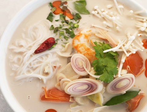 https://static-eu.insales.ru/images/products/1/6484/9689428/0319059001351193227_spaghetti_with_tom_kha.jpg