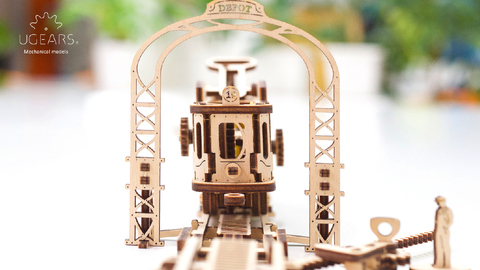Деревянные конструкторы Ugears. Модель Трамвайная линия (коллекция Механический город)