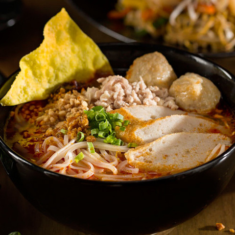 https://static-eu.insales.ru/images/products/1/6731/105798219/guay_teiw_tom_yum.jpg