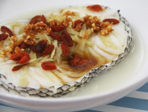 https://static-eu.insales.ru/images/products/1/7519/28196191/fish_with_goji.jpg