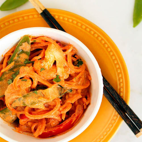 https://static-eu.insales.ru/images/products/1/7773/38731357/massaman_curry_noodles.jpg