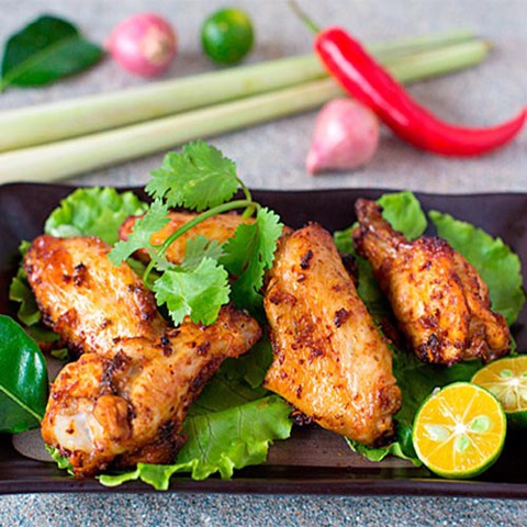 https://static-eu.insales.ru/images/products/1/7956/63733524/tom_yum_chicken_wings.jpg