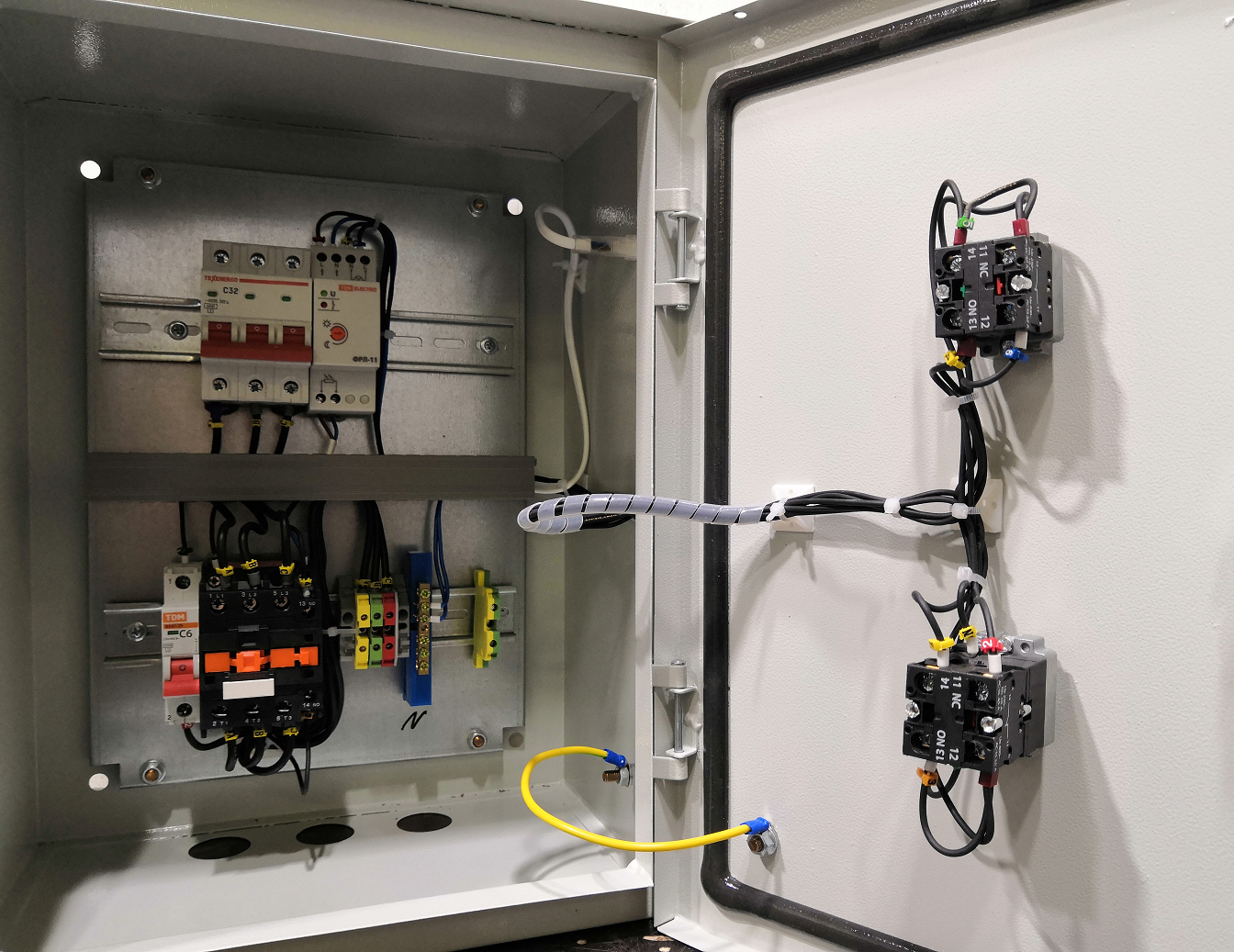 ЯУО 9602-3474 Ящик управления освещением (25 А, фотореле) IP54, ЯУО ...