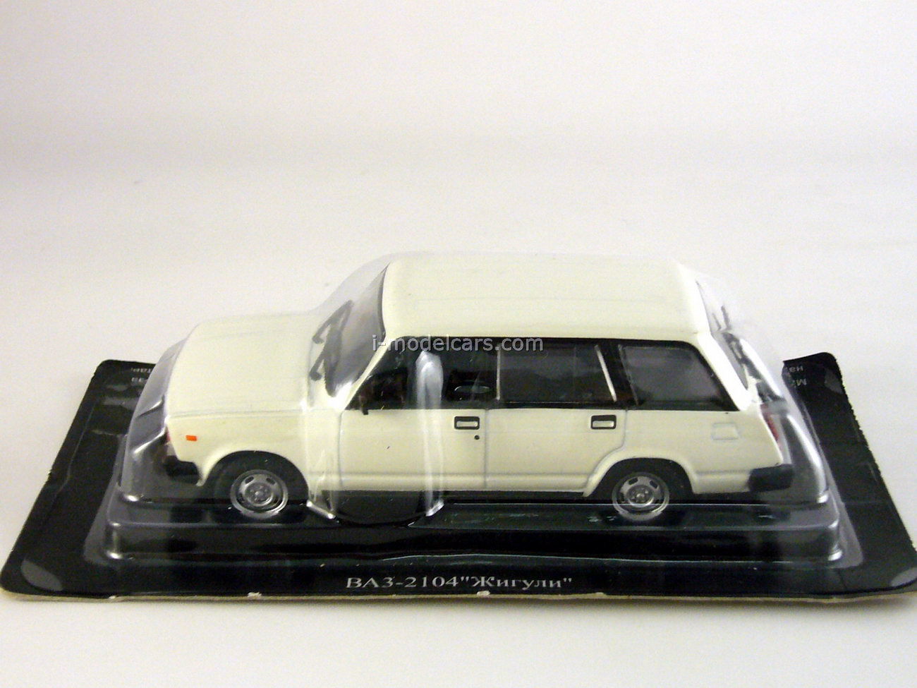 MODEL CARS 1:43 VAZ-2104 Lada white DeAgostini Auto Legends USSR #43